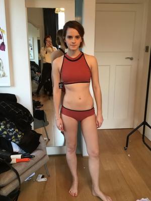 Emma Watson im Bikini