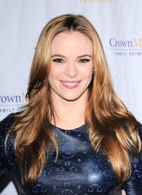 Danielle Panabaker con un vestido precioso