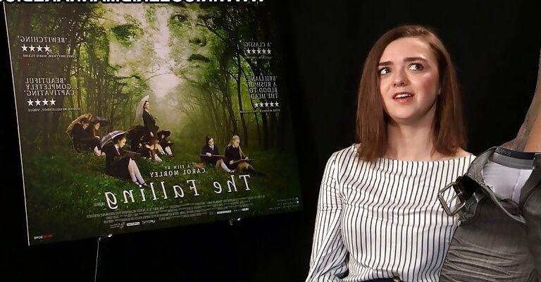 Maisie Williams dans "Black or White Show"