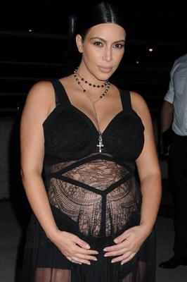 Kim Kardashian no desfile da Givenchy durante a primavera