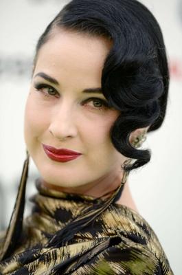 Dita Von Teese � . j�hrliche EMA Awards in Burbank