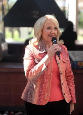 Le conservateur Jan Brewer va de mieux en mieux