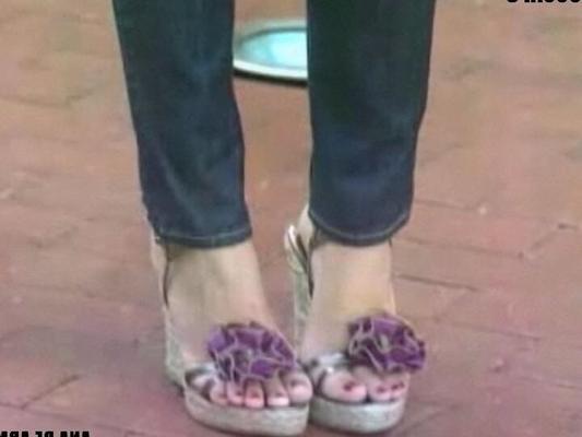 Ana de Armas - Feet Close-up in Heels