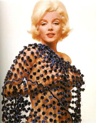 Marilyn Monroe Nude in Dotted Scarf