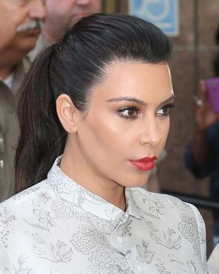 Kim Kardashian Pferdeschwanz