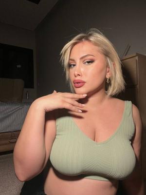 Dilan Dere Big Ass Big Tits Sexy Türkische MILF Gemischte Fotos