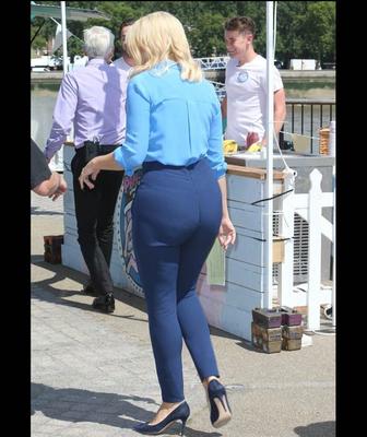 Holly Willoughby sexy