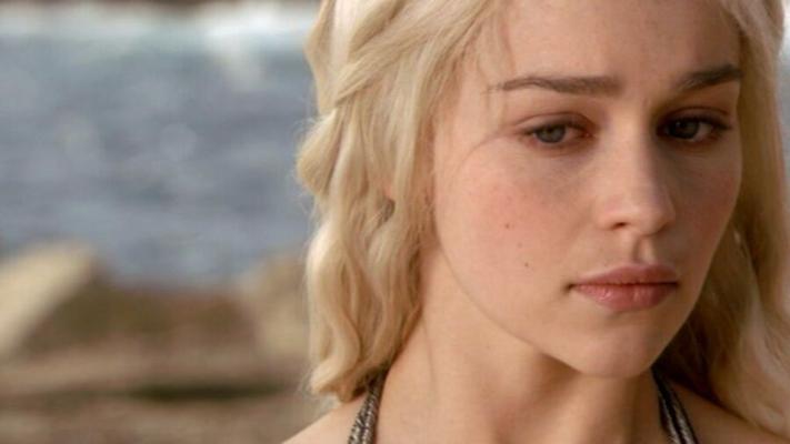 Daenerys Targaryen (Emilia Clarke) em Game of Thrones