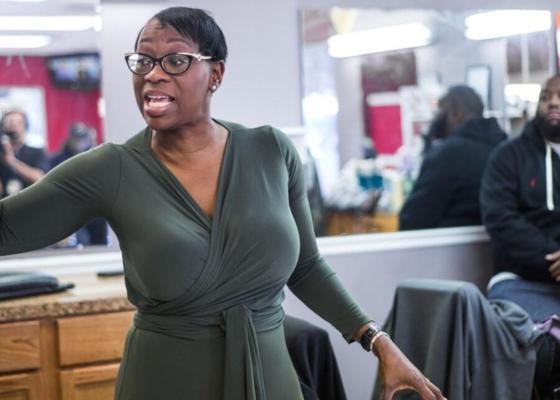 Nina Turner-homme politique/gros seins noirs