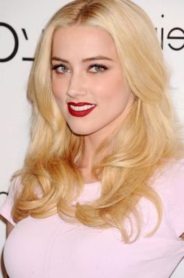 Amber Heard é a mulher mais gostosa