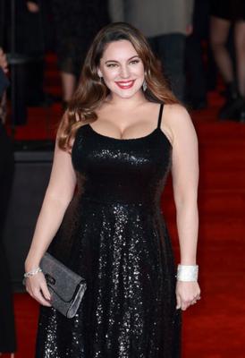 Kelly Brook- Busty English Model/Actress shows off her Big Boobs