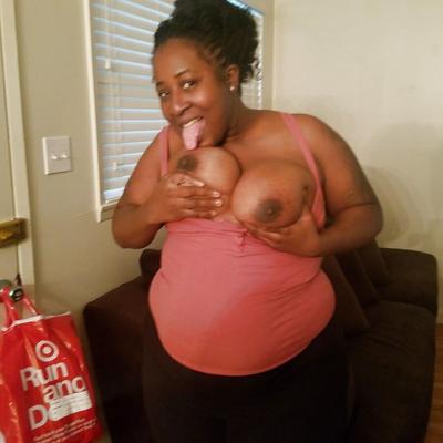 Ebony Celebrity leaked , flashing and lickng nipples