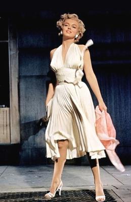 Photos de Marilyn Monroe en jupe haute