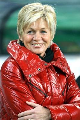 Silvia Neid, une célébrité sportive allemande mature