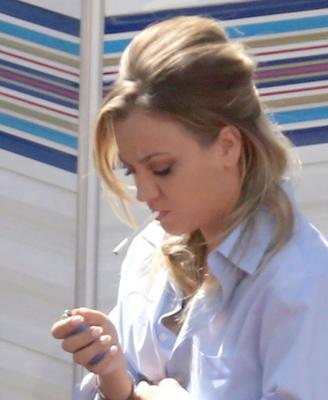 Kaley Cuoco Smoking