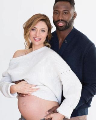 Ariane Brodier (présentatrice TV française) enceinte d'un taureau noir