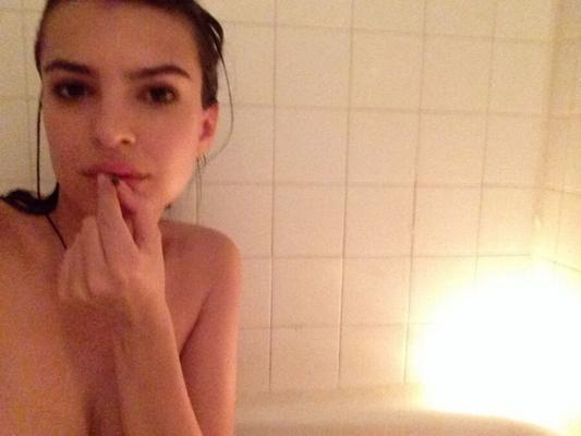 Emily Ratajkowski Leak