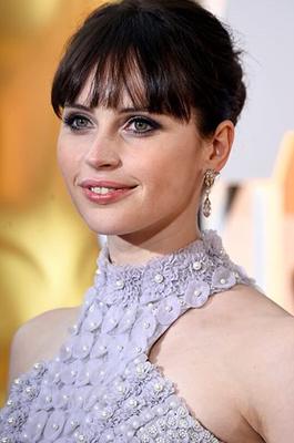 Felicity Jones - celebridade gostosa