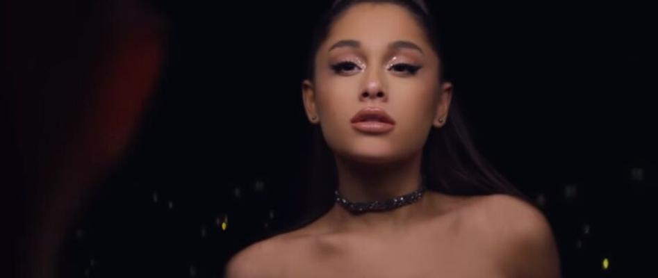 Ariana Grande - termine com sua namorada