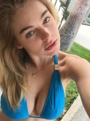 Elizabeth Turner modèle pute