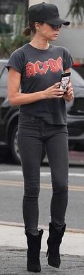 Victoria Beckham em jeans skinny