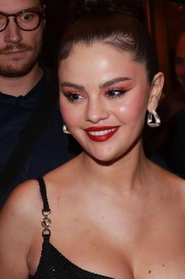 Selena Gomez - Vista en una noche de fiesta en París en septiembre.