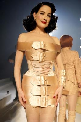 Dita Von Teese celebridade de nylon quente