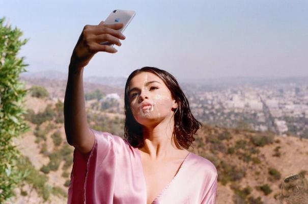 Selena Gomez Facial Selfie