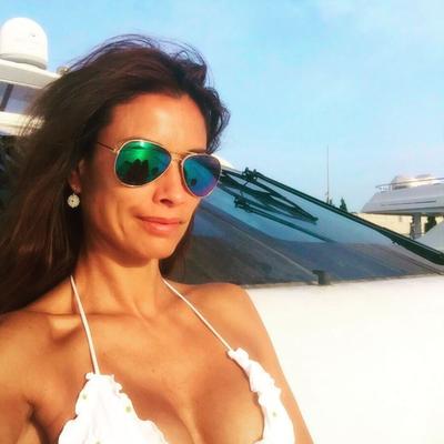 Melanie Sykes - Sexy slut as she wants you to see her