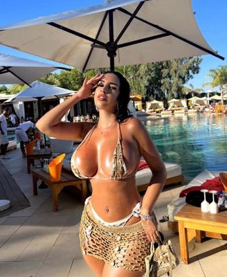 LBH Chicas sexy en bikini con tetas grandes