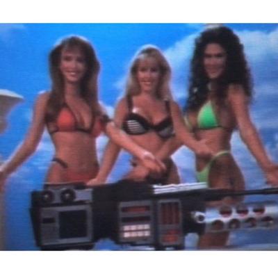 Julie, Heather Elizabeth and Symba in Beverly Hills Cop III