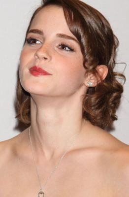 Emma Watson mignonne sur le tapis rouge