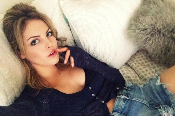 elizabeth gillies fotos calientes