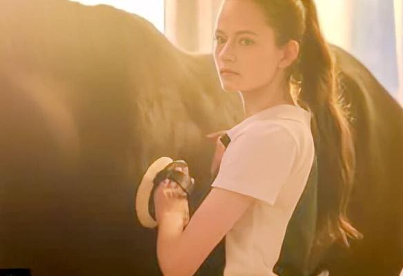 Mackenzie Foy Neu