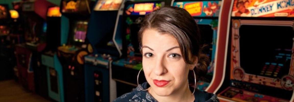 Anita Sarkeesian - 情熱的なインターネット売春婦