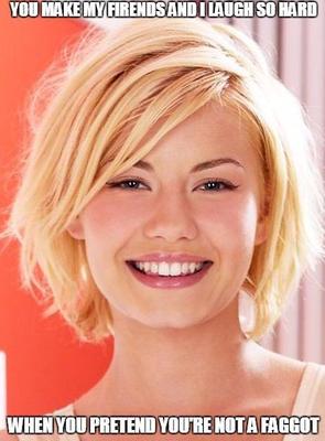 Légendes de poule mouillée d'Elisha Cuthbert