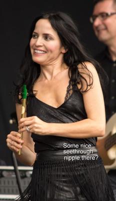 Andrea Corr principalmente fotos UHQ dos shows do ano passado