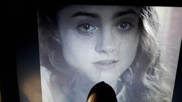 Natalia Dyer el semen homenaje