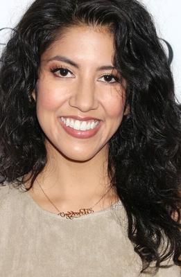 Stephanie Beatriz Photos pour Fakes