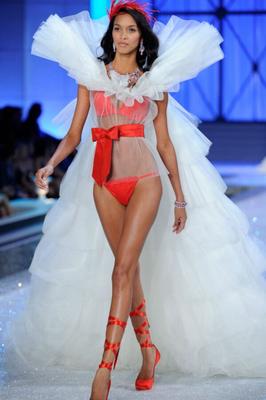 Lais Ribeiro / Brasilianisches Model (von)