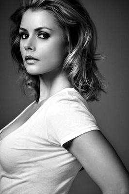 Brianna Brown ist nichts anderes als eine Hure für Missbrauch