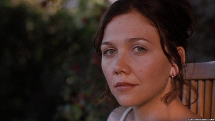 Maggie Gyllenhaal – Sekretärin