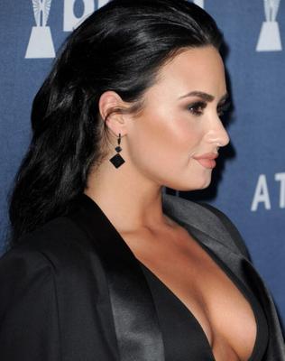 Demi Lovato bei den jährlichen GLAAD Media Awards in Beverly Hills