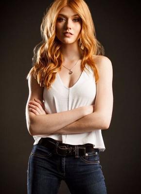 Katherine Mcnamara é mais do que apenas mais uma garota