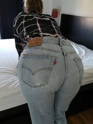 Milfs and Celebrities in Levi&#;s Jeans