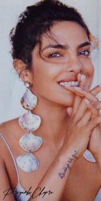 Priyanka Chopra mit Sperma bedeckt