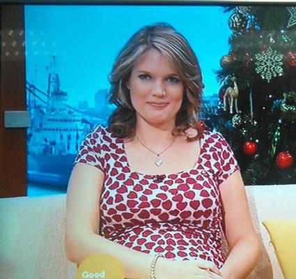 Sperme sur Charlotte Hawkins (enceinte)