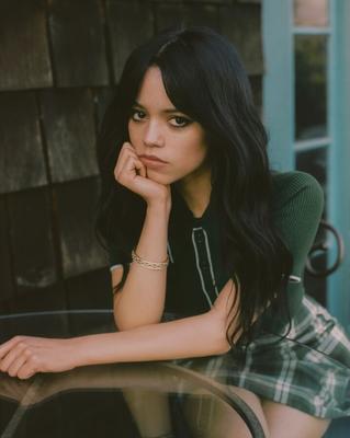 Jenna Ortega - Pat Martin para la revista Nylon, enero