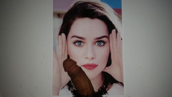 mon sperme sur Emilia Clarke