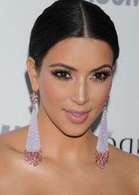 Kim Kardashian Early Kim pour Edging